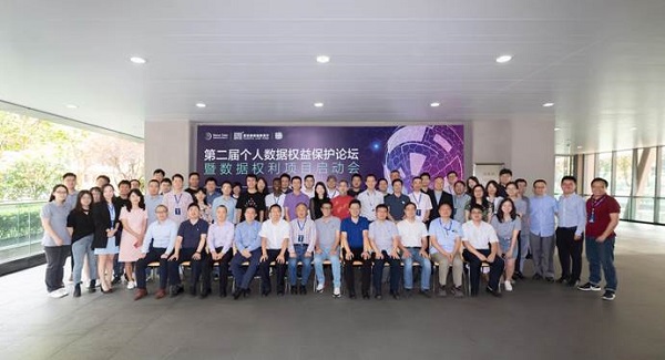 http://image.thepaper.cn/wap/image/29/240/290.jpg