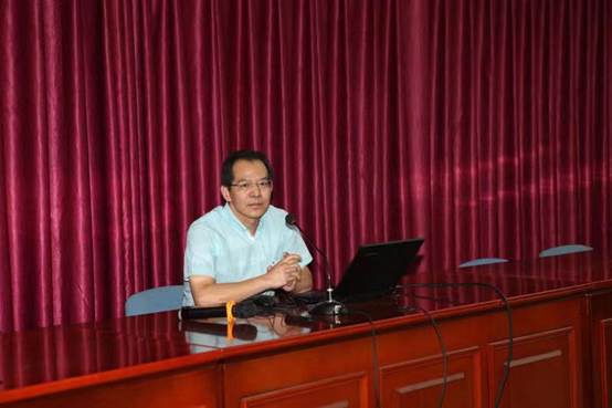 说明:C:\Users\Lenovo\Desktop\2019-2020-1学期科研工作\2.讲座、沙龙\法学院校友讲坛第三讲:南开大学陈耀东教授\3.jpg