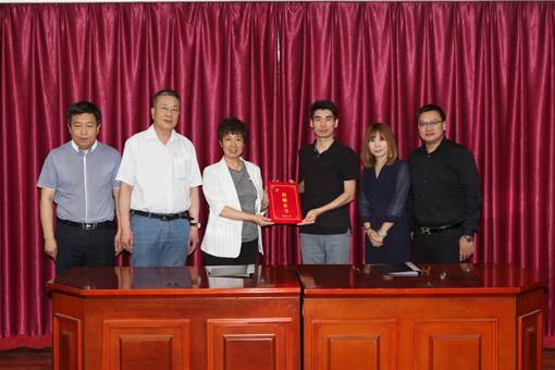 说明:C:\Users\Lenovo\Desktop\与北京一法律师事务所签约仪式\精选照片\IMG_9852.JPG